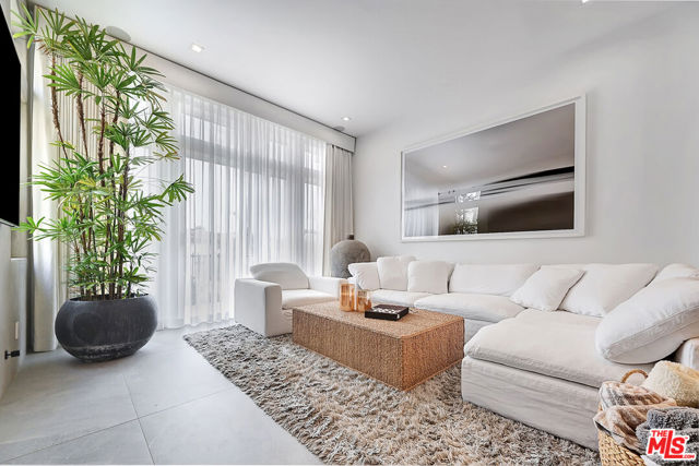 6442 Lunita Road, Malibu CA: https://media.crmls.org/mediaz/f5bea459-1ec3-4e10-b552-0dc29d92ec89.jpg