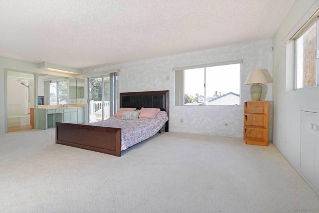 3559 Buena Vista St, San Diego CA: https://media.crmls.org/mediaz/f5bed5cb-5cda-4c71-9270-10eb323f2b05.jpg