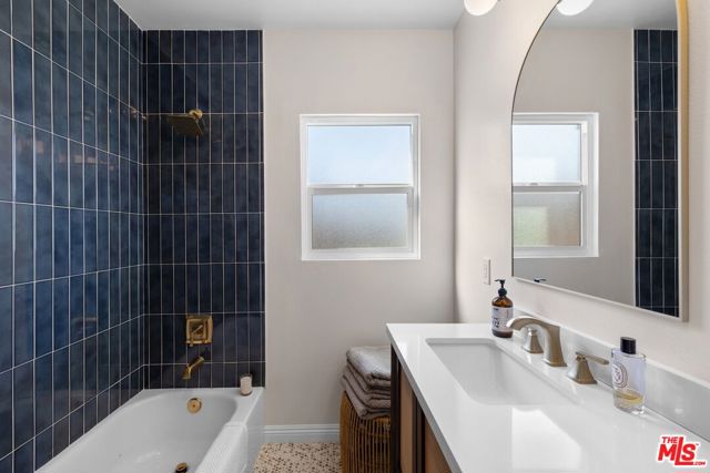 2400 W 74th Street, Los Angeles CA: https://media.crmls.org/mediaz/f5bf217b-5425-42c3-b6b1-5e8137e69b1d.jpg