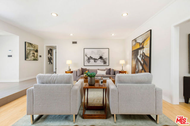 13825 Friar Street photo 7