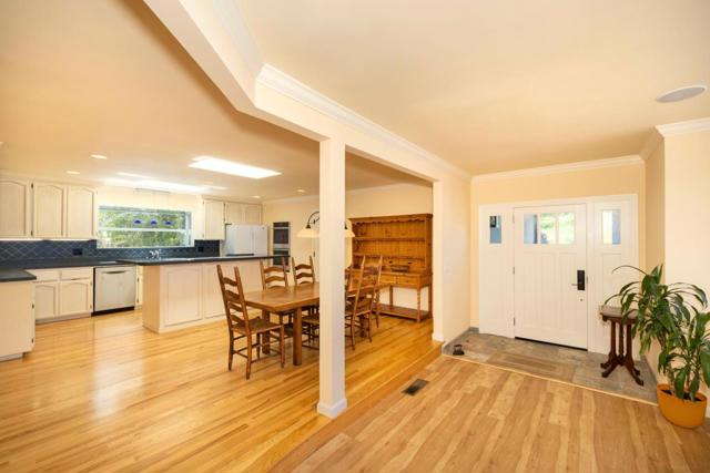 551 4th Street, Montara CA: https://media.crmls.org/mediaz/f5c02257-31d9-419e-9852-d698e01051ba.jpg