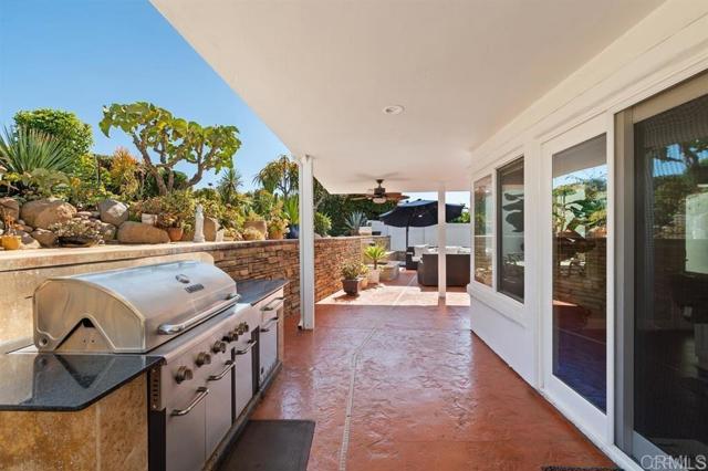 4863 Marathon Way, Oceanside CA: https://media.crmls.org/mediaz/f5c10d75-4198-442f-af6b-654c490747b7.jpg