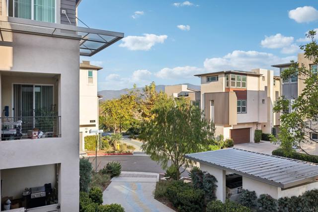 Detail Gallery Image 8 of 27 For 2325 Element Way #4,  Chula Vista,  CA 91915 - 3 Beds | 2/1 Baths