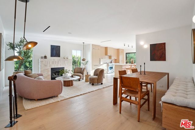 4539 Atoll Avenue, Sherman Oaks CA: https://media.crmls.org/mediaz/f5c1ce90-daf5-4c31-89e1-3e852f4ef9bb.jpg