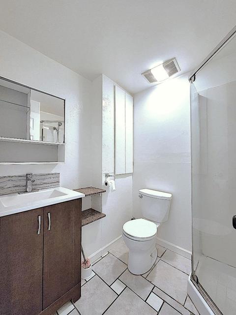 2645 23rd Avenue, Oakland CA: https://media.crmls.org/mediaz/f5c1cf95-22a4-4765-92db-99ab9dfe78ec.jpg