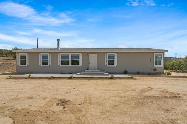 2203 Hyde Park Lane, Campo CA: https://media.crmls.org/mediaz/f5c2a5d2-af2f-458c-96a4-ec8a6842b101.jpg