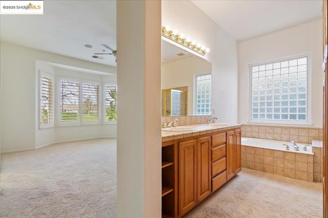 625 Pomona Dr, Brentwood CA: https://media.crmls.org/mediaz/f5c32c06-983a-4ab3-8e5b-a89384eddd36.jpg