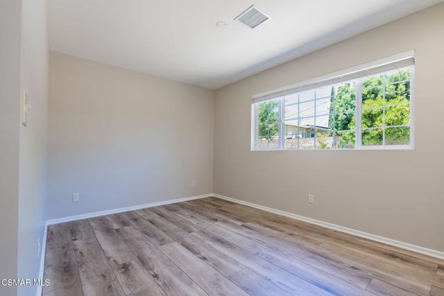 3242 Hereford Court, Simi Valley CA: https://media.crmls.org/mediaz/f5c33b19-dd08-45ef-b75d-35648a570232.jpg