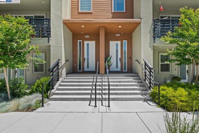 5483 Melissa Ln, Dublin CA: https://media.crmls.org/mediaz/f5c3895b-dcce-42ab-a9aa-e055f8608d2e.jpg