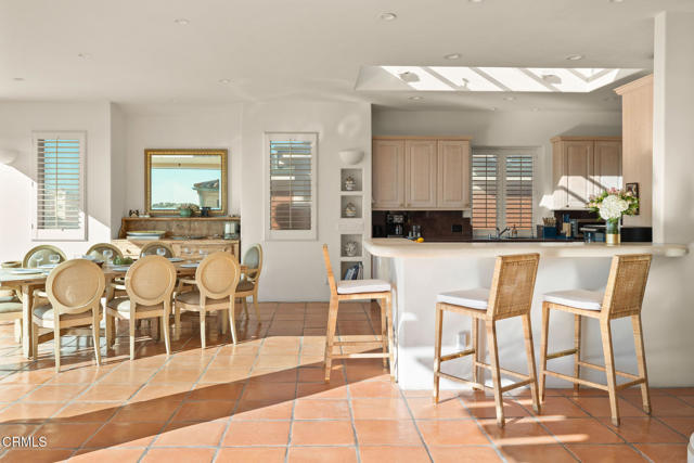 1571 Mandalay Beach Road, Oxnard CA: https://media.crmls.org/mediaz/f5c3d257-b833-477e-b4de-6c77394ec927.jpg