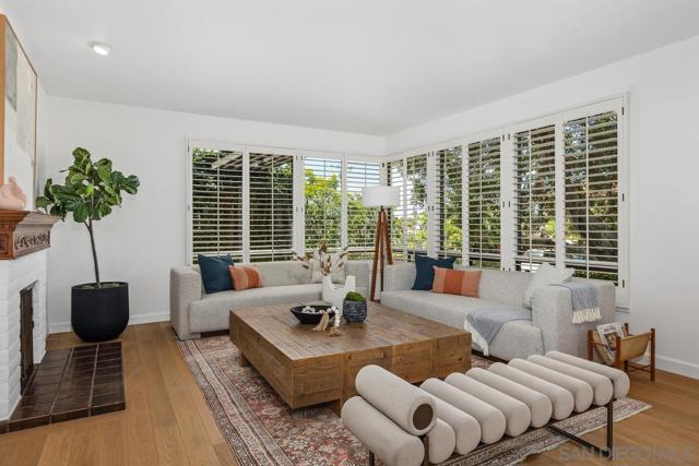 335 Fern Glen, La Jolla CA: https://media.crmls.org/mediaz/f5c41196-a3c2-46a7-8371-bdcd134def37.jpg