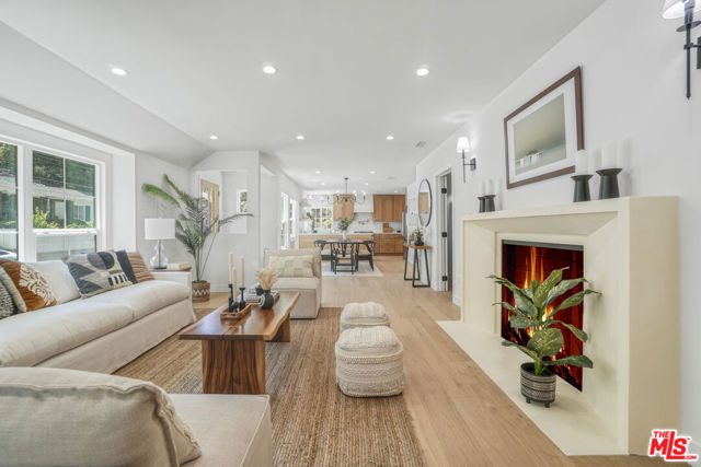 1831 Benedict Canyon Drive, Beverly Hills CA: https://media.crmls.org/mediaz/f5c43ae4-4a00-411a-aea9-7b773d0c2d6e.jpg