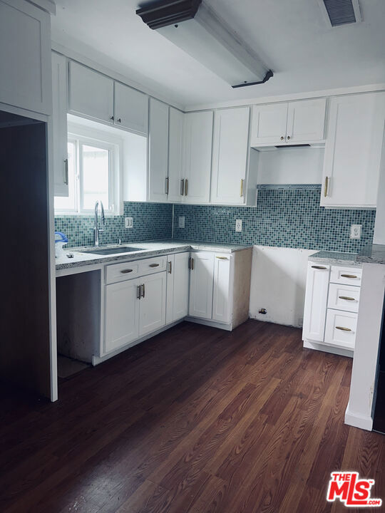 1204 Smith Place, Long Beach, California 90806, 3 Bedrooms Bedrooms, 0 ,1 BathroomBathrooms,Single Family Residence,For Sale,Smith,0,25631795