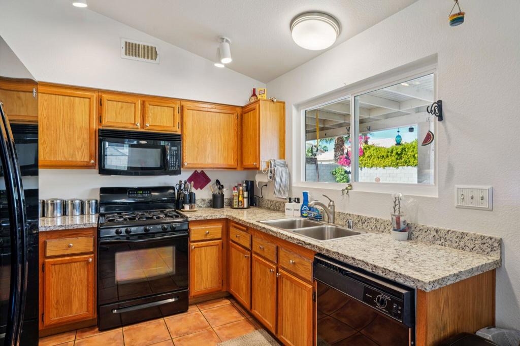 MLS #219138819DA image #15