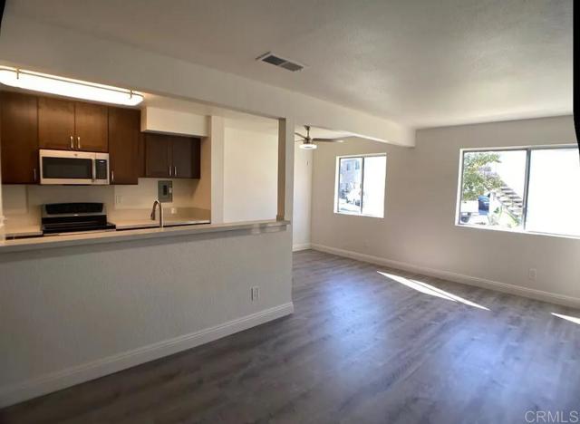 Home for Sale in Lakeside