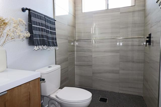 Bathroom1
