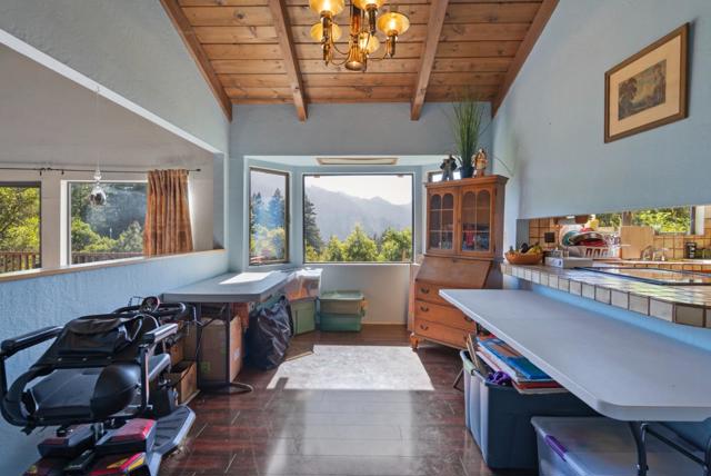 267 Crows Nest Drive, Boulder Creek CA: https://media.crmls.org/mediaz/f5c7c2f8-b9a8-43a5-95c0-83c6295c2b28.jpg