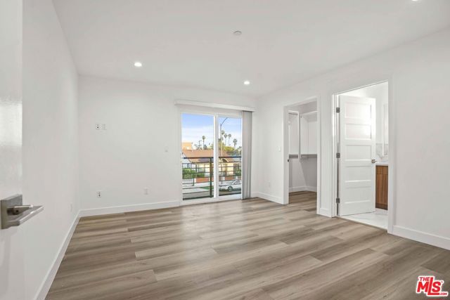 2125 S Rimpau Boulevard, Los Angeles CA: https://media.crmls.org/mediaz/f5c7ef1d-3926-4bc0-9675-0982cc516b60.jpg
