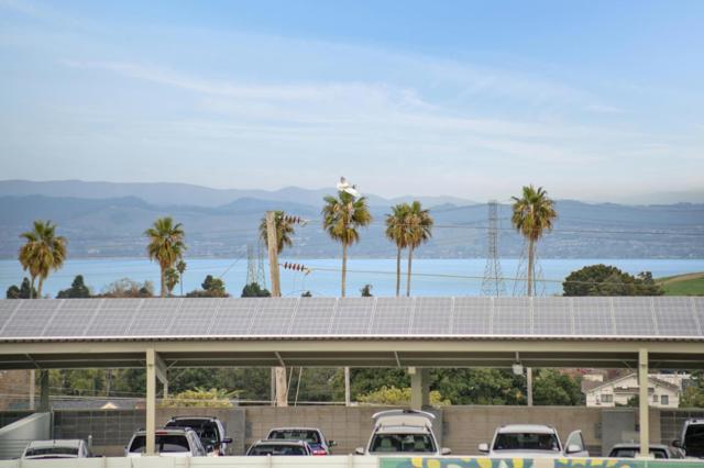 555 Laurel Avenue, San Mateo CA: https://media.crmls.org/mediaz/f5c7fde1-59bb-4f5c-b436-f175d541048a.jpg