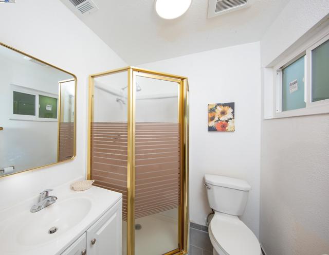 1430 Colin St, San Pablo CA: https://media.crmls.org/mediaz/f5c83234-c722-4068-a200-a3cef829c0cc.jpg