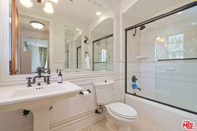 Image 27 of 38 For 919 Gretna Green Way