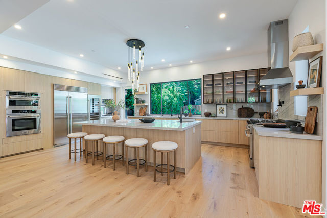 11559 La Maida Street, Valley Village CA: https://media.crmls.org/mediaz/f5c854f5-ea5a-4a4a-9b0f-be25846ea556.jpg