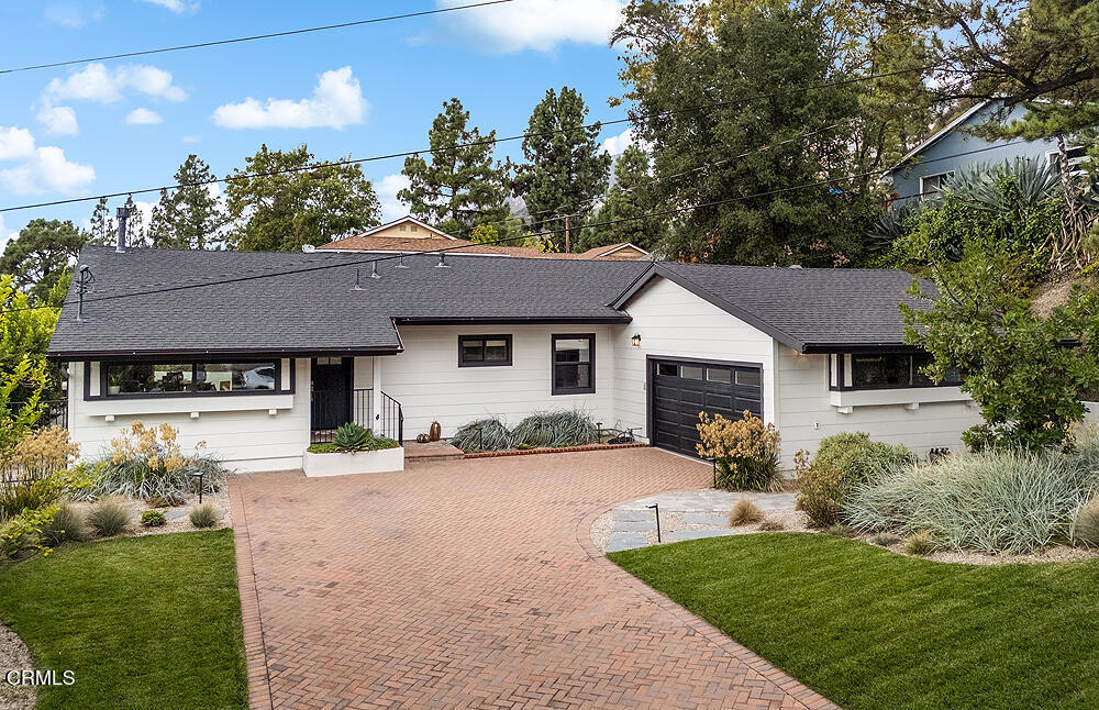5447 Rock Castle Drive