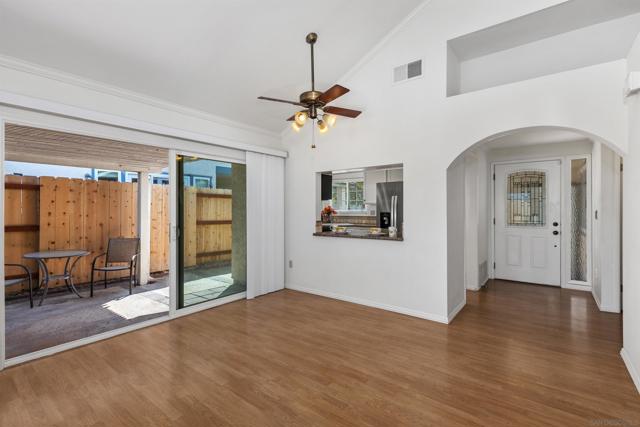 9530 Whellock Way, San Diego CA: https://media.crmls.org/mediaz/f5c9a70b-e51f-4aa8-b4d6-8ced38dcefe7.jpg