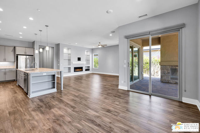 14 Cork Tree, Rancho Mirage CA: https://media.crmls.org/mediaz/f5c9ea63-9cea-4930-8e04-423168bf5ba6.jpg