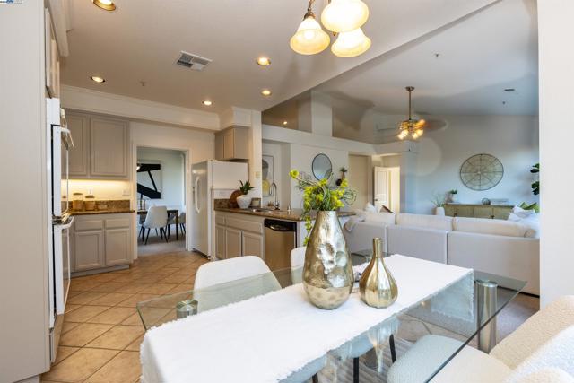 4244 Milton Way, Livermore CA: https://media.crmls.org/mediaz/f5ca38cf-163f-4da9-a212-e407ba98e87c.jpg