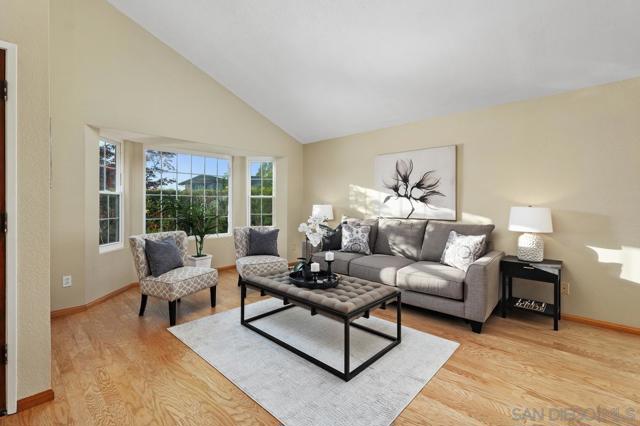 7233 Canyon Hill Ct, San Diego CA: https://media.crmls.org/mediaz/f5caa44f-94d5-459e-b860-970e98ba34f8.jpg