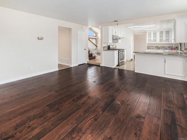 Detail Gallery Image 7 of 31 For 9462 Pipilo St, San Diego,  CA 92129 - 4 Beds | 2/1 Baths