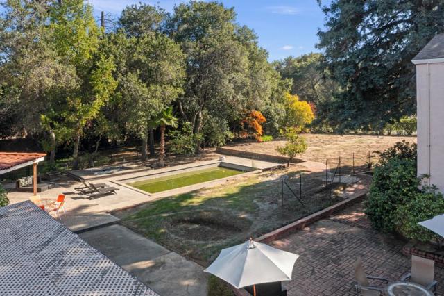 19605 Glen Una Drive, Saratoga CA: https://media.crmls.org/mediaz/f5cb1aee-b494-4c0d-95b2-9e52ebd98ede.jpg