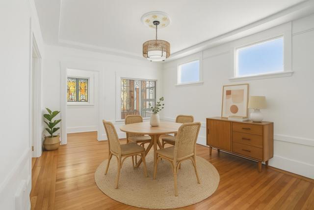 32 Cross Street, San Francisco CA: https://media.crmls.org/mediaz/f5cb3585-93c8-4ceb-a44a-680c6be7030f.jpg