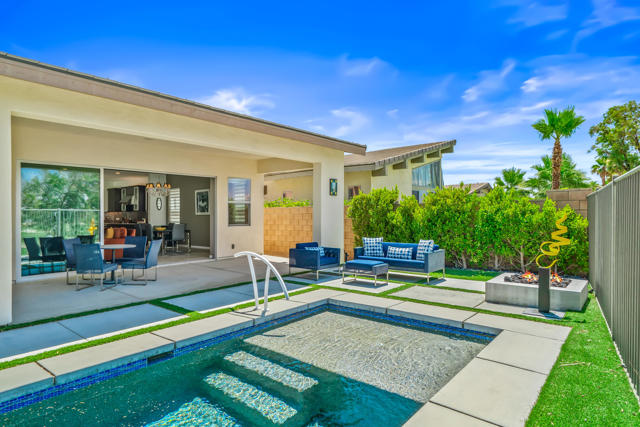 1325 Passage Street, Palm Springs CA: https://media.crmls.org/mediaz/f5cb9b0a-71b8-4f94-84bc-2bd7af8da301.jpg