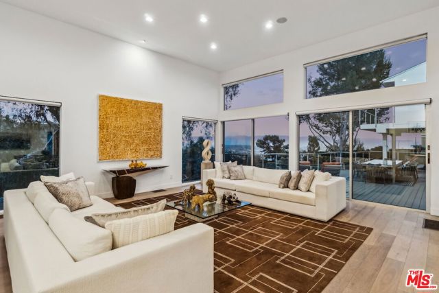 2600 Carman Crest Drive, Los Angeles CA: https://media.crmls.org/mediaz/f5cbd057-c30b-4873-aac7-eacf1de2ea62.jpg