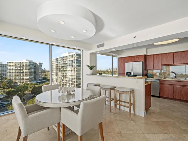 1810 Avenida Del Mundo, Coronado CA: https://media.crmls.org/mediaz/f5cc4907-3457-428d-b3ee-27d0e55390cb.jpg