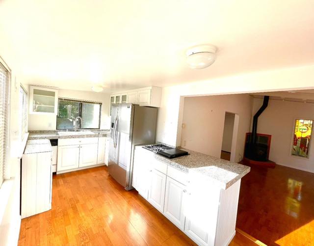 507 La Honda Drive, Aptos CA: https://media.crmls.org/mediaz/f5cc5274-f08f-43de-b14b-8719cb68c605.jpg