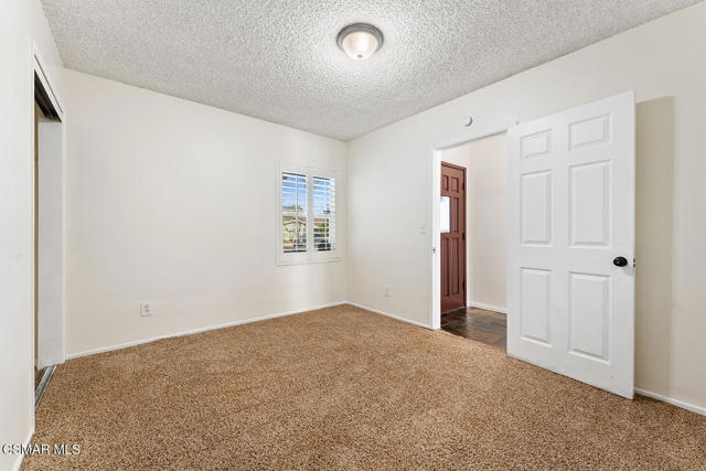 19844 Hemmingway Street, Winnetka CA: https://media.crmls.org/mediaz/f5cc9139-91c7-462b-8c59-1f03638078fc.jpg