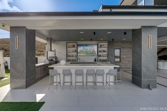 18386 Avenida Apice, Rancho Santa Fe CA: https://media.crmls.org/mediaz/f5ccd495-cc05-40c2-96f0-c02d51e097d5.jpg