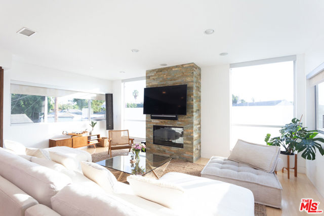 1712 Abbot Kinney Boulevard, 1/2 photo 8