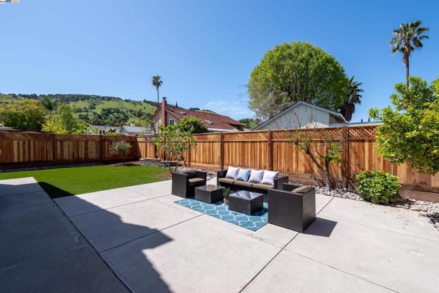 6287 Mountford Dr, San Jose CA: https://media.crmls.org/mediaz/f5cd64d4-bdc4-44dd-99ad-2be6312aa45a.jpg