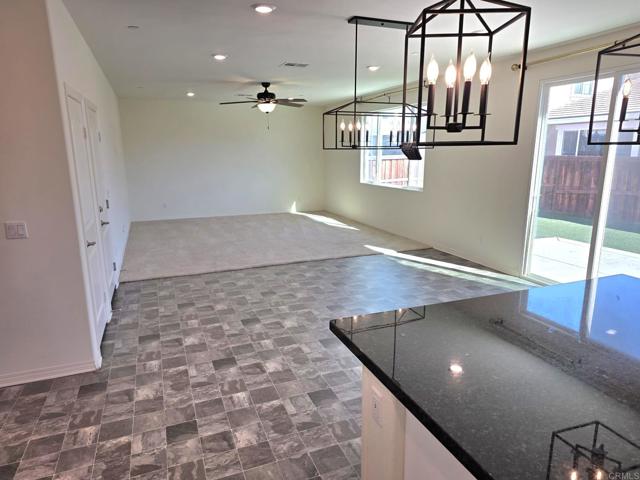 Detail Gallery Image 5 of 34 For 27610 Wendy St, Menifee,  CA 92585 - 4 Beds | 3 Baths