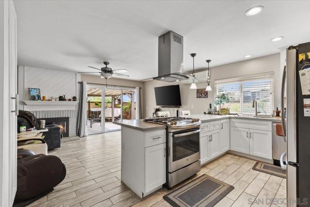 1059 Buena Vista Way, Chula Vista CA: https://media.crmls.org/mediaz/f5cda240-0da7-47c0-80e8-b37cfd25f48b.jpg