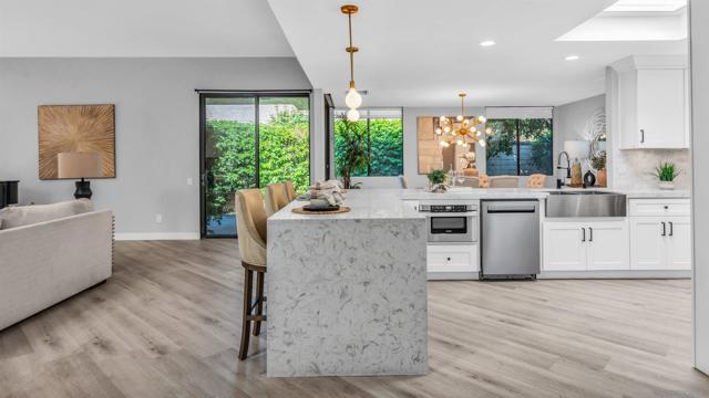 53 Colgate Dr, Rancho Mirage CA: https://media.crmls.org/mediaz/f5ce2610-71b7-4f2f-bc85-20ff93fa0c1f.jpg