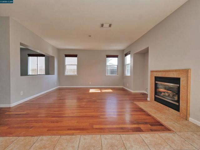 2035 Pasado Avenue, Manteca CA: https://media.crmls.org/mediaz/f5ce6a9a-d059-4350-840d-7560dd957f10.jpg
