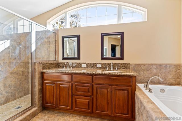 3121 Alta Verde, Fallbrook CA: https://media.crmls.org/mediaz/f5ce840f-e0cc-49e1-a84b-c5acaa954f87.jpg