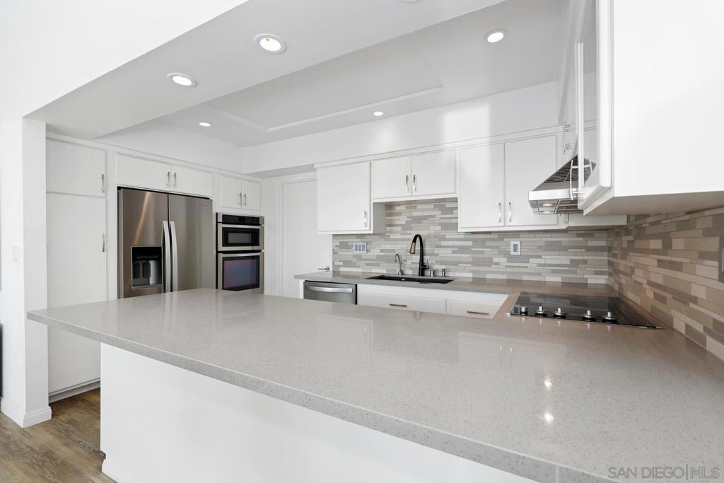 https://media.crmls.org/mediaz/f5cf7881-cd37-4c95-9f63-55aad0354d65.jpg?preset=X-Large