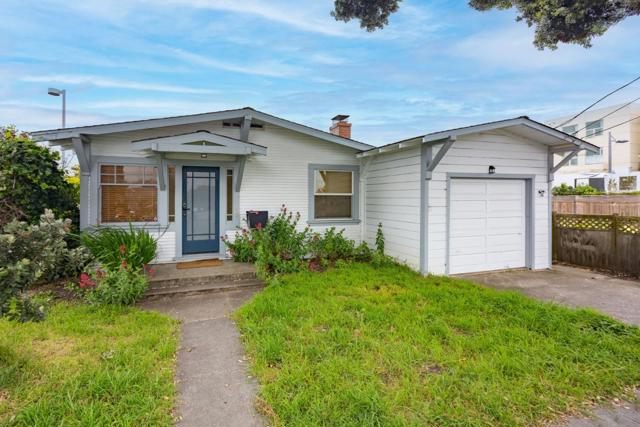 895 Main Street, Half Moon Bay CA: https://media.crmls.org/mediaz/f5cf8ffe-5a4c-4d53-90b3-66ebc416ce05.jpg