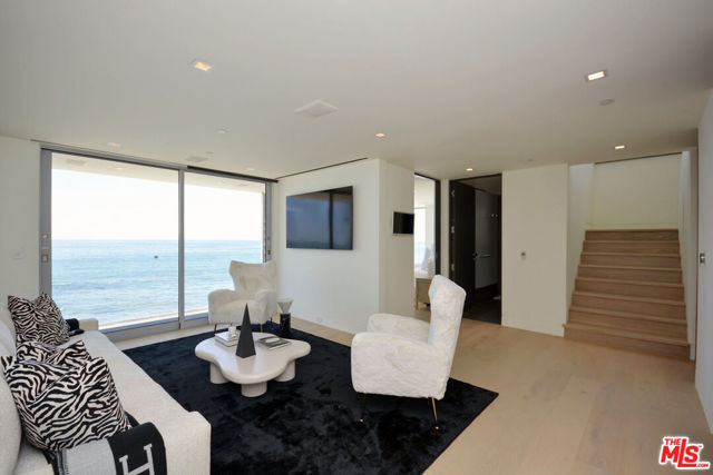 26122 Pacific Coast Highway, Malibu CA: https://media.crmls.org/mediaz/f5d02bca-5e41-4c19-9443-8cea64c7d00a.jpg